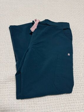 FIGS Yola technical scrub pants, straight leg.  Women’s large. 👩‍⚕️🧑‍⚕️👩‍⚕️
